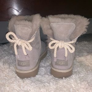 Like New Rope Tied Uggs